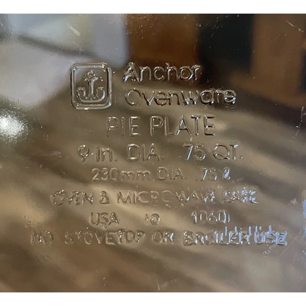Vintage Anchor Ovenware Pie Plate - 9 inch .75 Quart Glass Ovenware set of 2 USA